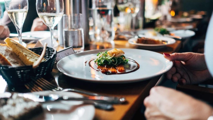 photo-1414235077428-338989a2e8c0?ixlib=rb-1.2.1&ixid=eyJhcHBfaWQiOjEyMDd9&auto=format&fit=crop&w=1000&q=80