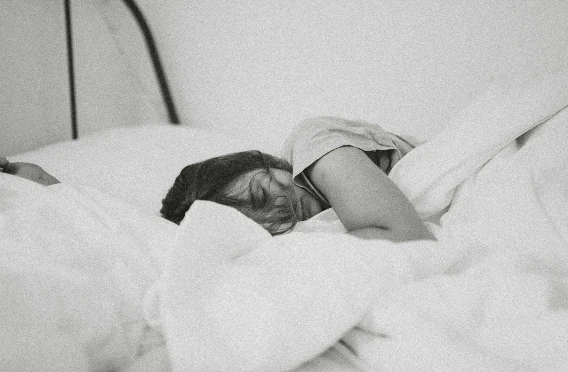 photo-1515894203077-9cd36032142f?fm=jpg&q=60&w=3000&ixlib=rb-4.0.3&ixid=M3wxMjA3fDB8MHxzZWFyY2h8MTZ8fHNsZWVwfGVufDB8fDB8fHww