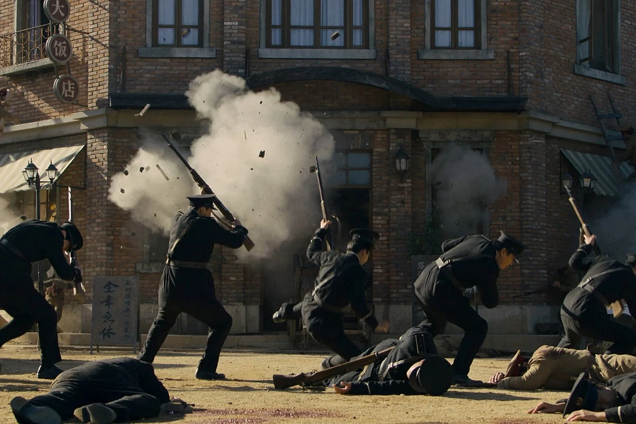 https%3A%2F%2Fkr.hypebeast.com%2Ffiles%2F2023%2F08%2Fnetflixs-song-of-the-bandits-starring-kim-nam-gil-releases-stills-and-trailer-release-info-05.jpg?cbr=1&q=90