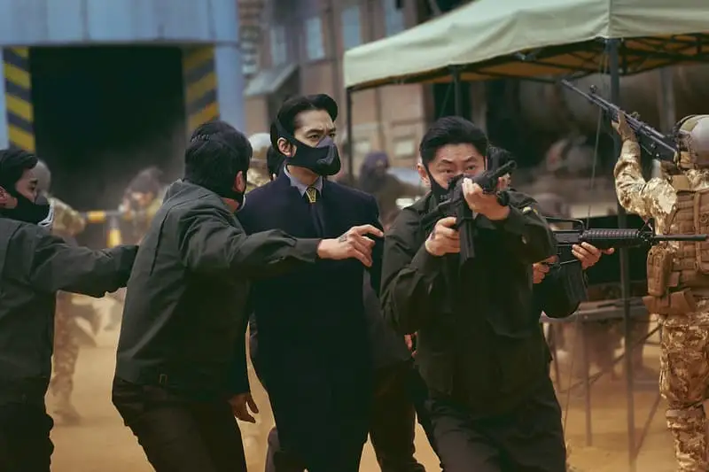 https%3A%2F%2Fkr.hypebeast.com%2Ffiles%2F2023%2F04%2Fnetflix-series-black-knight-still-images-release-info_07.jpg?q=75&w=800&cbr=1&fit=max