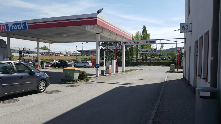 1524921679261.jpg?type=w1