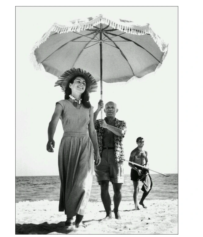 해변의 파라솔.PNG