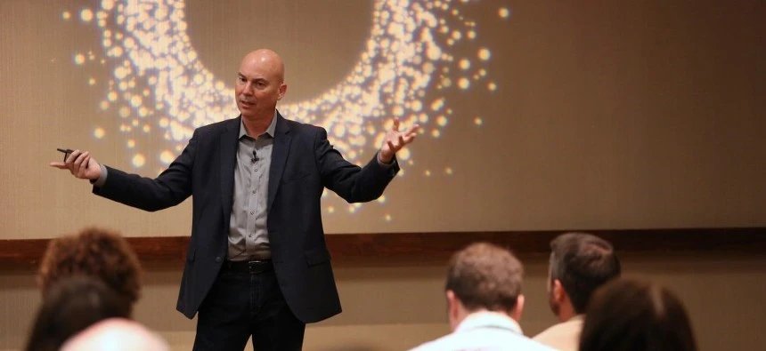 990992505C205DFC2B4894