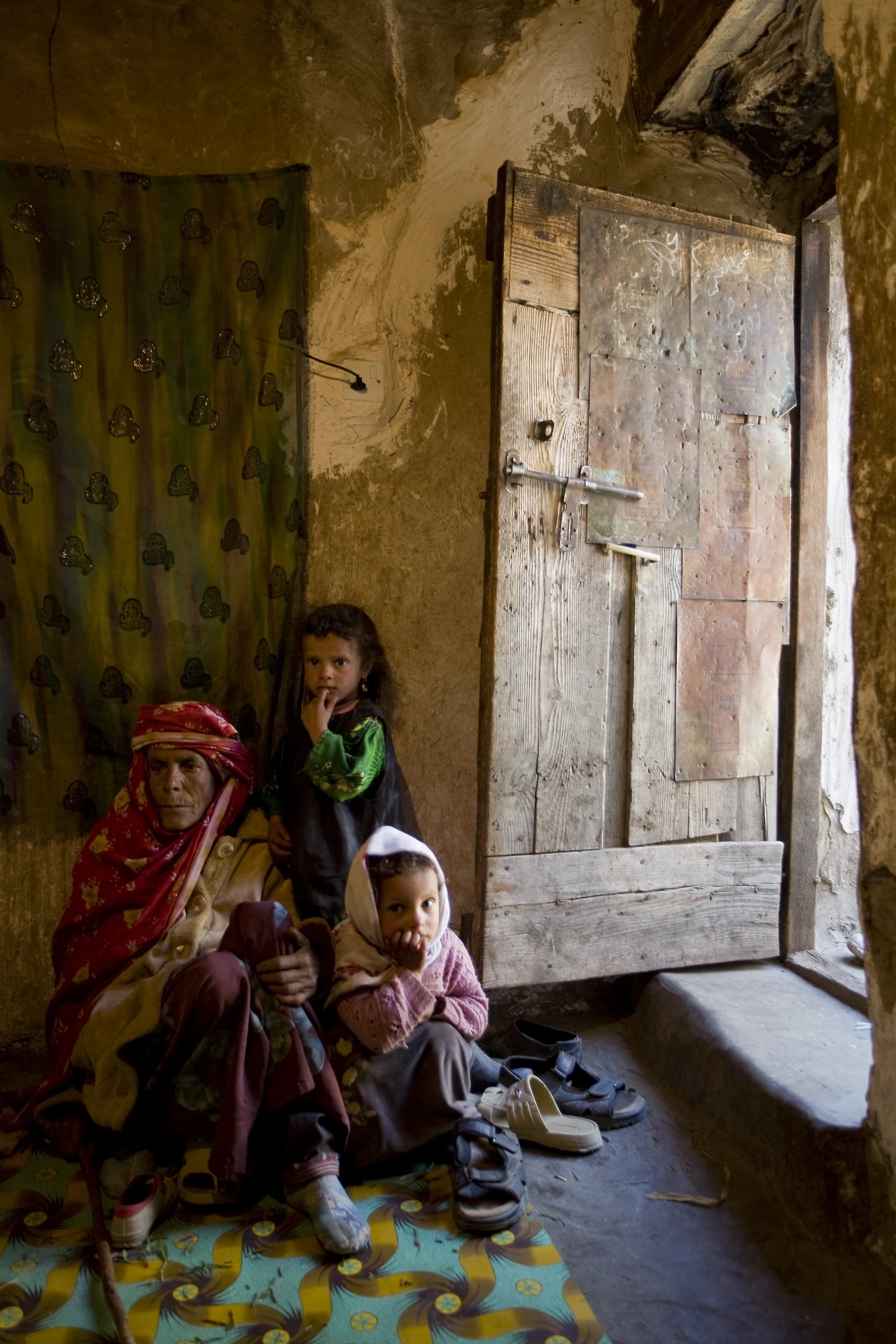 점심 초대를 받아간 집의 가족들.JPG