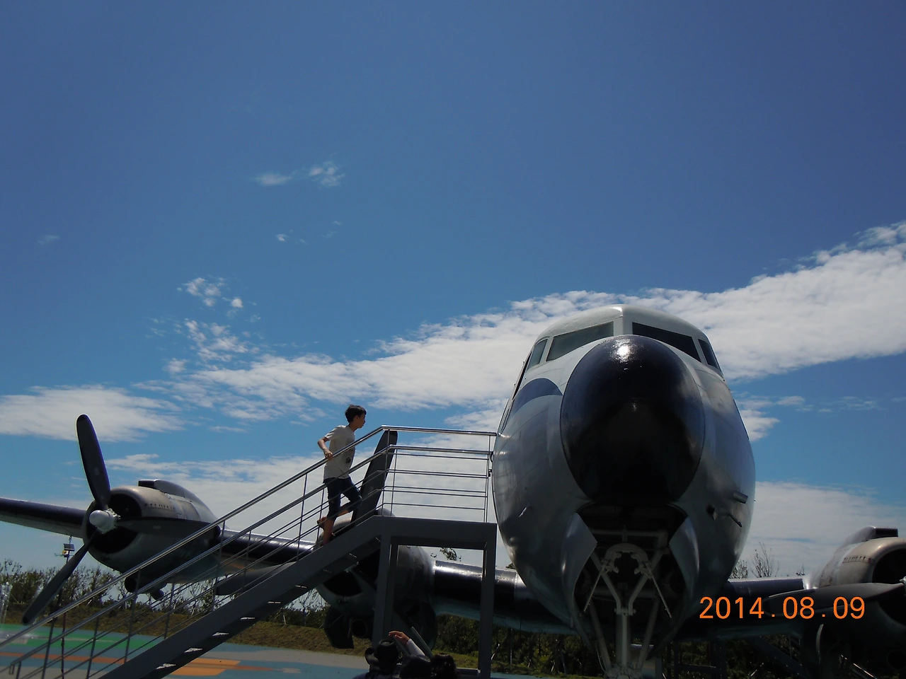 2014 08 09 항공우주박물관 마당.JPG