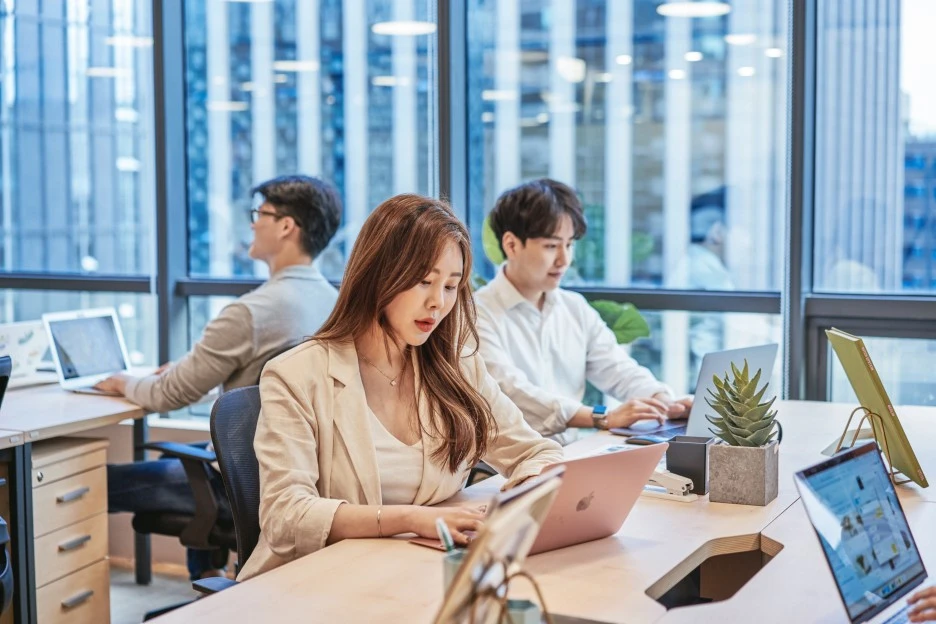 191006_fastfive_samsung3_1049.jpg?type=w1