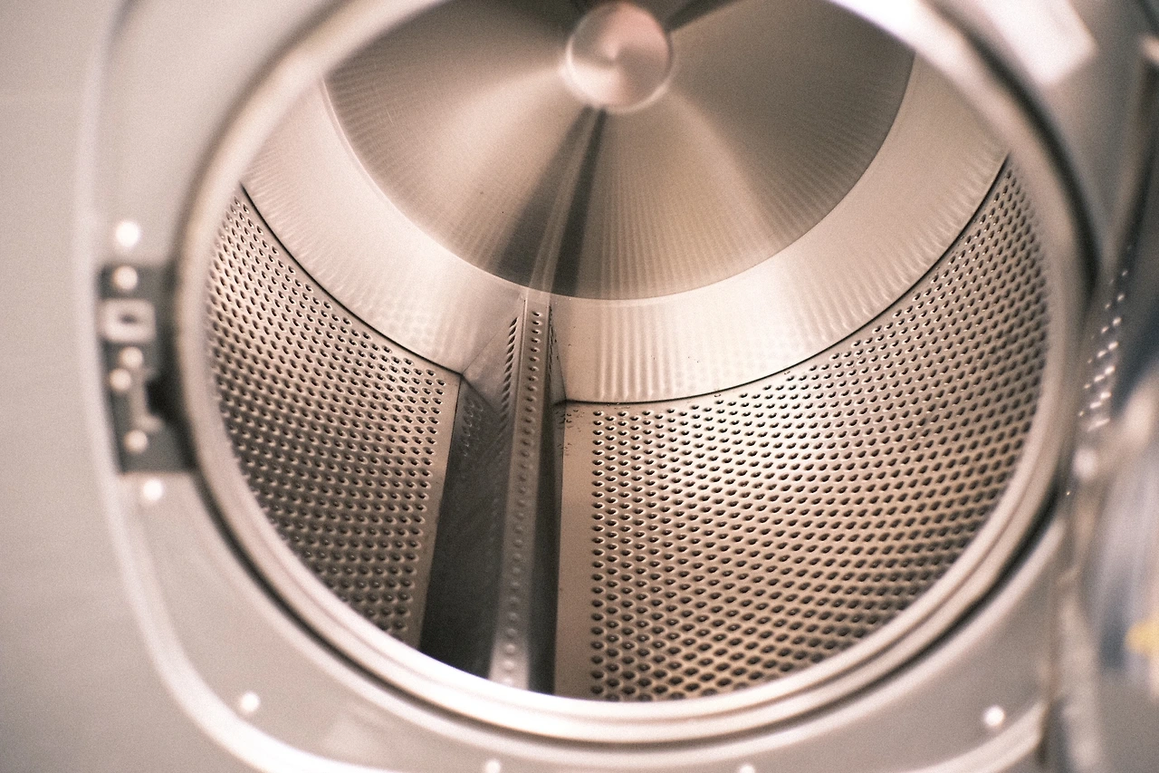 새벽 한 시의 코인 세탁소