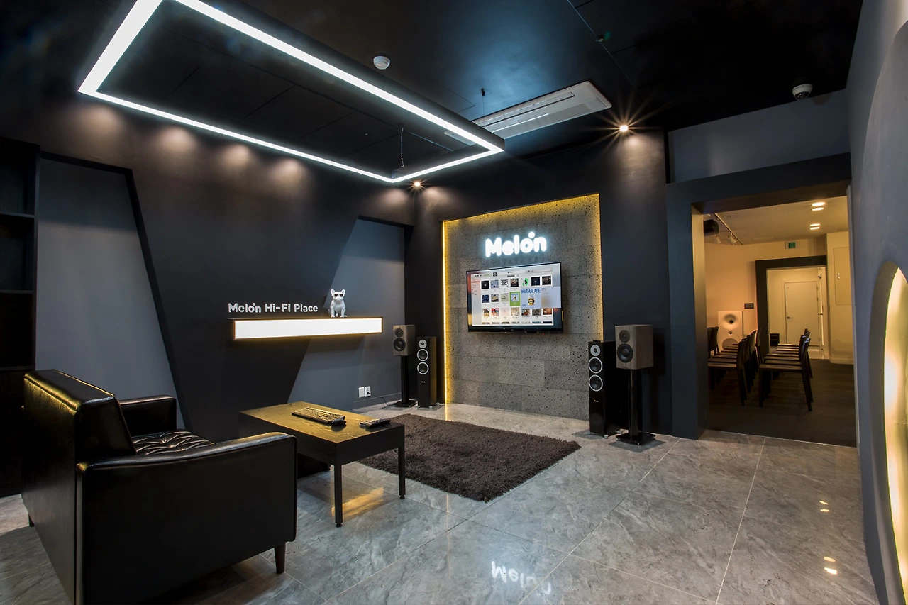 Hi-Fi_place_01.jpeg