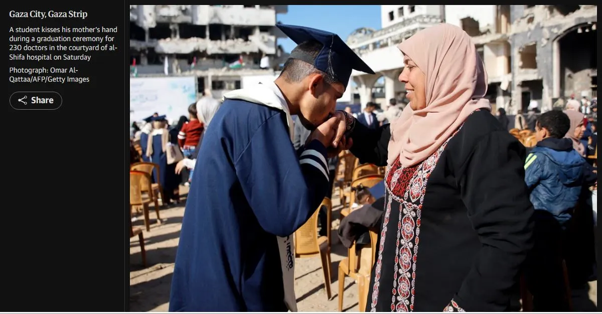 05 01 2025 Gaza City, Gaza Strip 04 01 2026 A student kisses his mother’s hand during a graduation ceremony for 230 doctors in the courtyard of al-Shifa hospital on Saturday.JPG