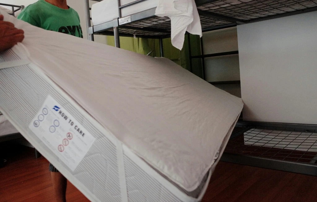 2272A140556D894938D275