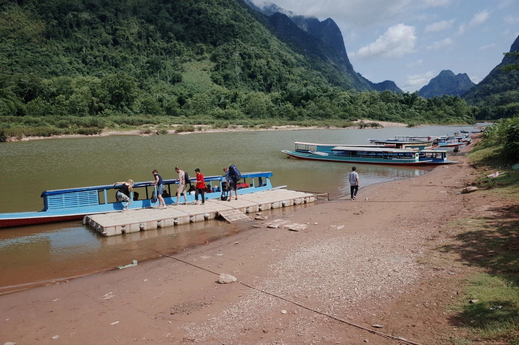 2127FB33556F1B571A5628