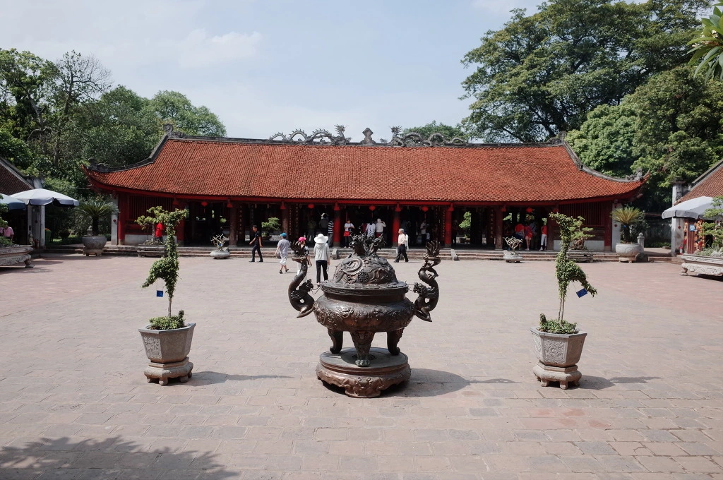 243CA63355778A0433BFF6