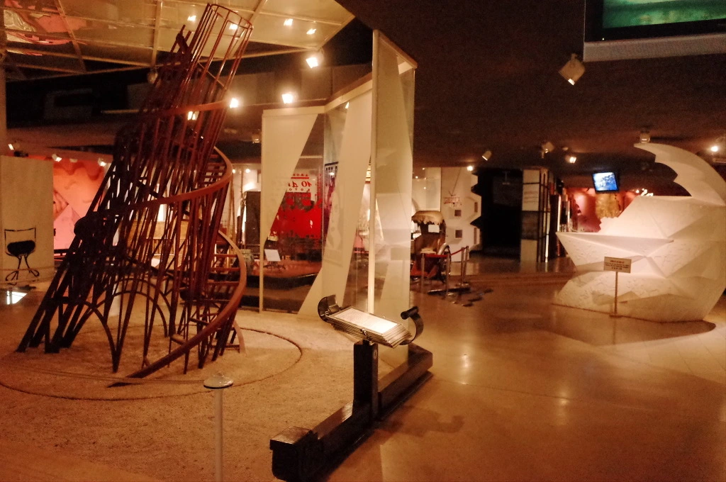 2663713555778B582F9F7D