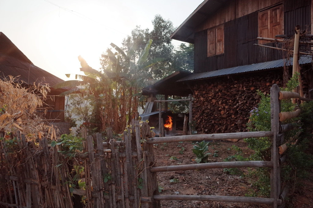 2141E33D556BC7900EF1CA