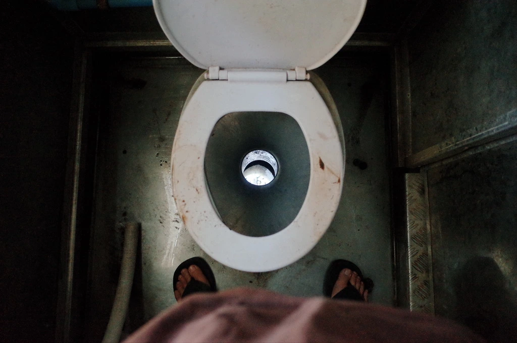 230B9F3C556D7EFE2D2F18