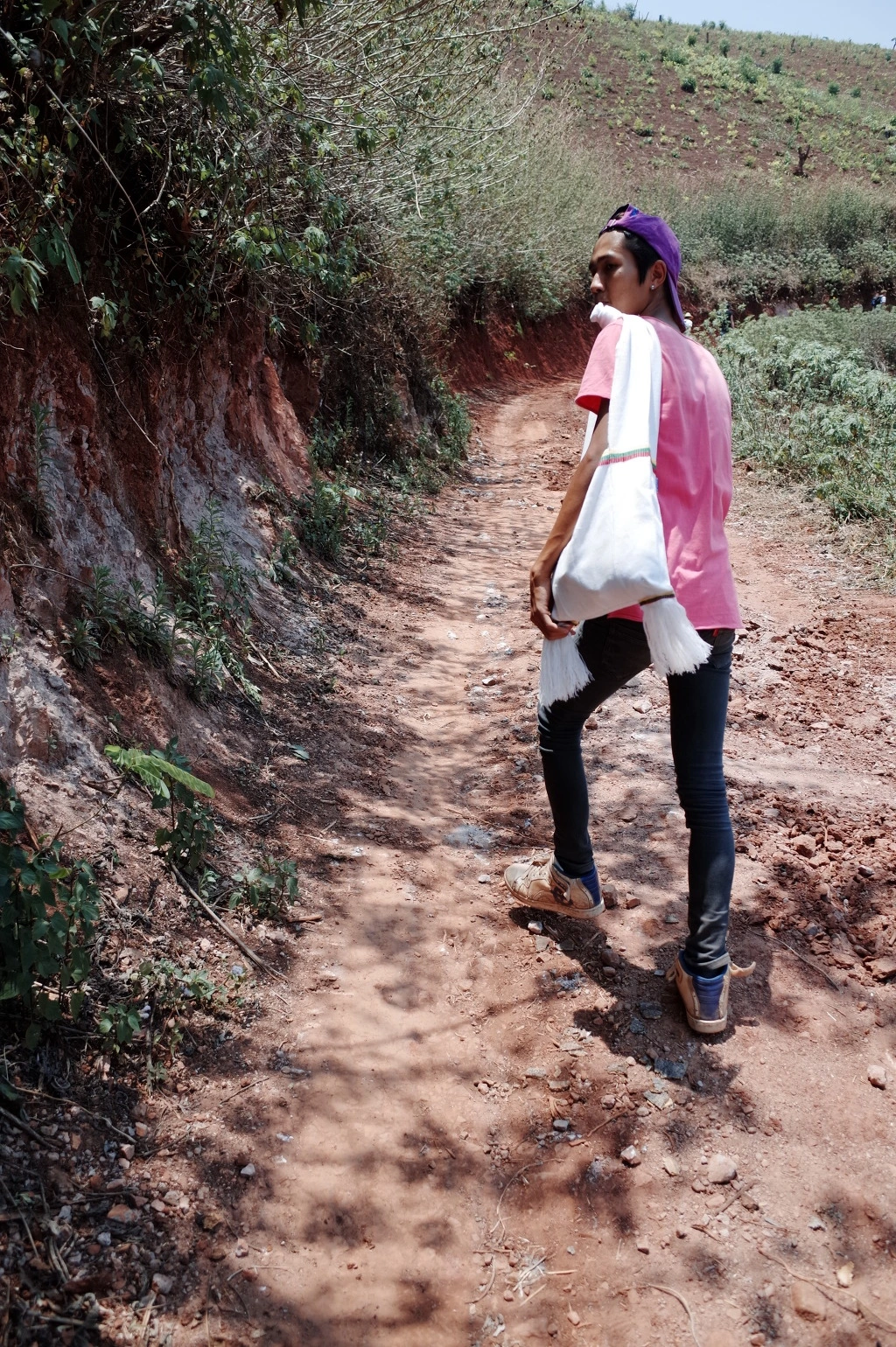 240FD738556BC5BD21D84B