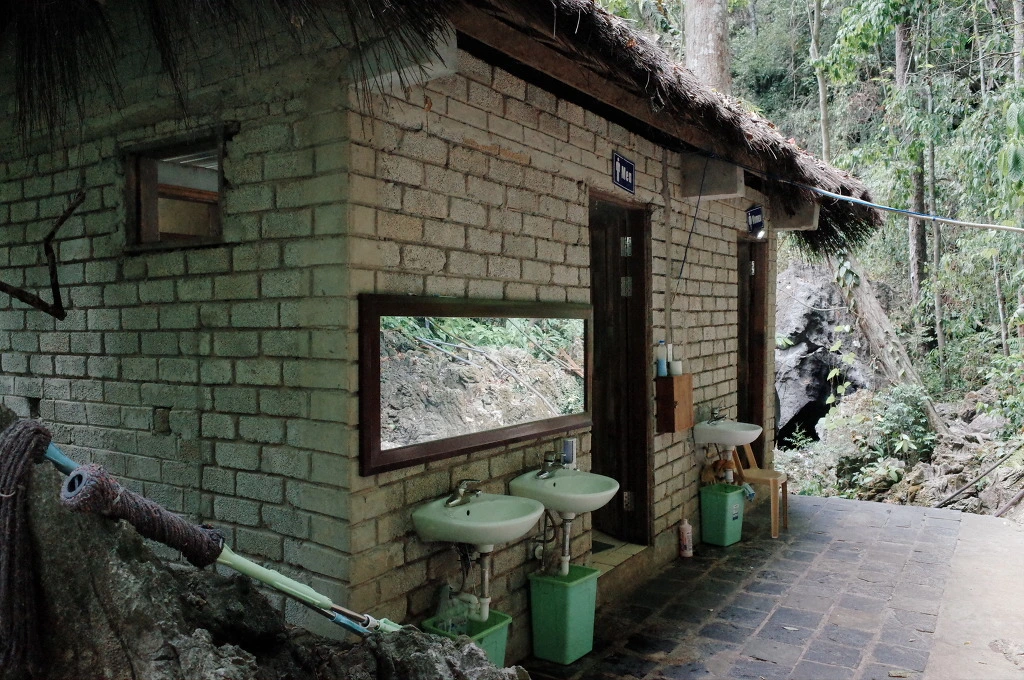 2701EB40557ECCF90BF1E4