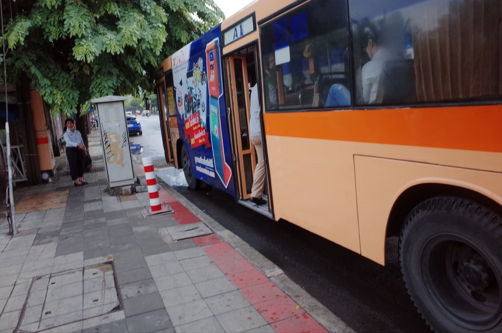 2413E63B55535DB8212F82