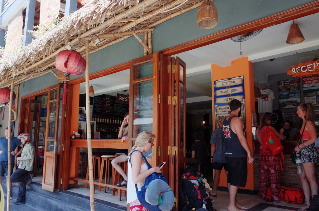 22257042557FB1F00FB208