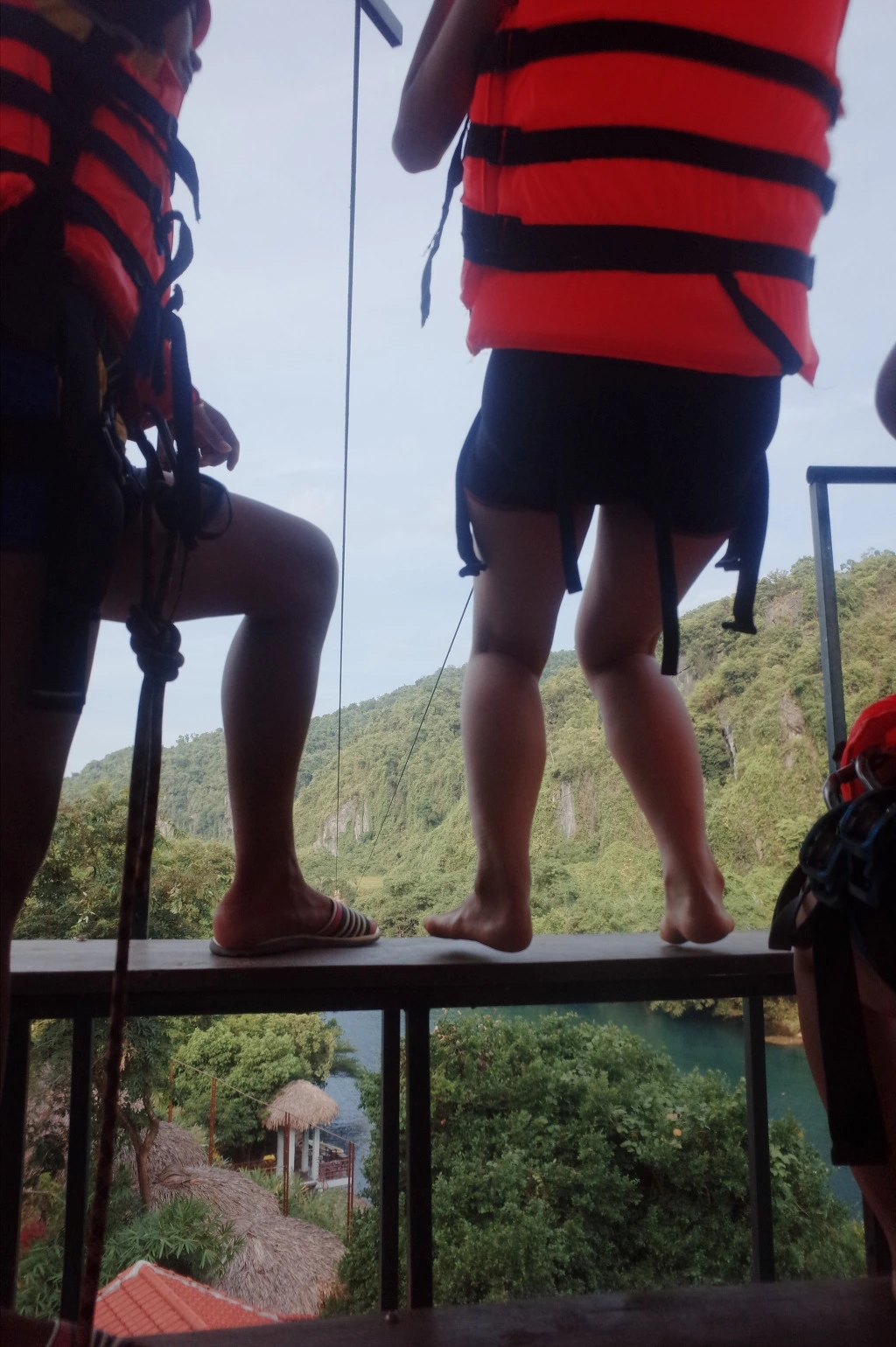 212A863F557ECE2605E083