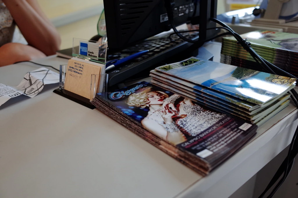 271E483A5537B87B1F6FFD