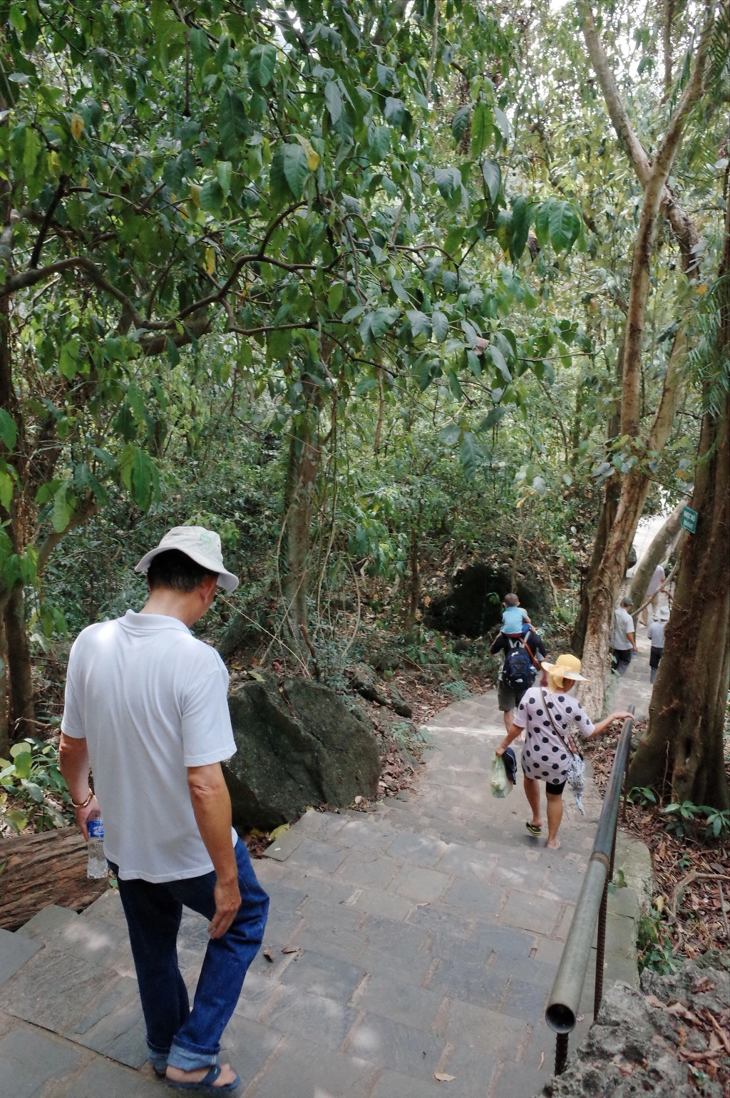 2153AB39557ECD1B0C6702