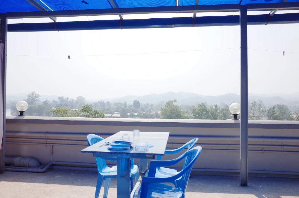 27131936556BBDAA32DCAB