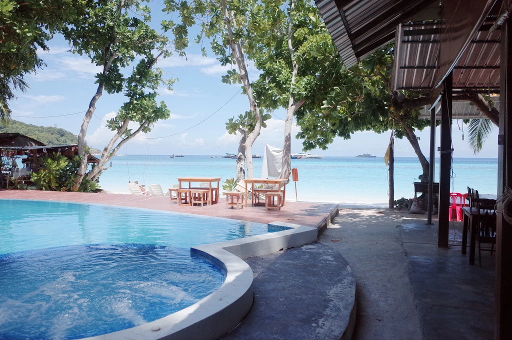 270F7541555EAD570A49F3