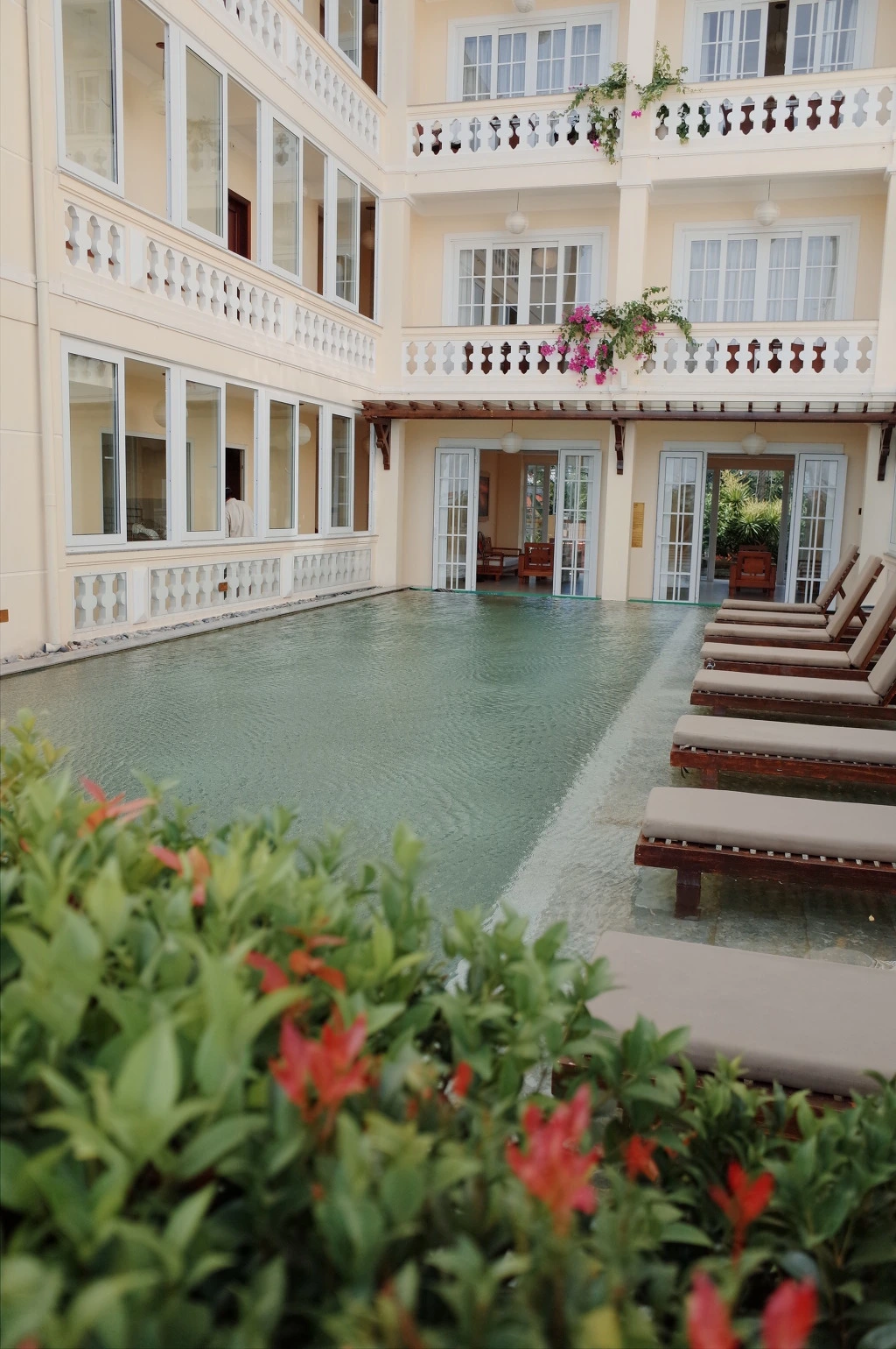 273AB0455580DCDD1AC906