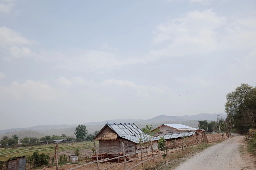 26569142556BD5C4285107