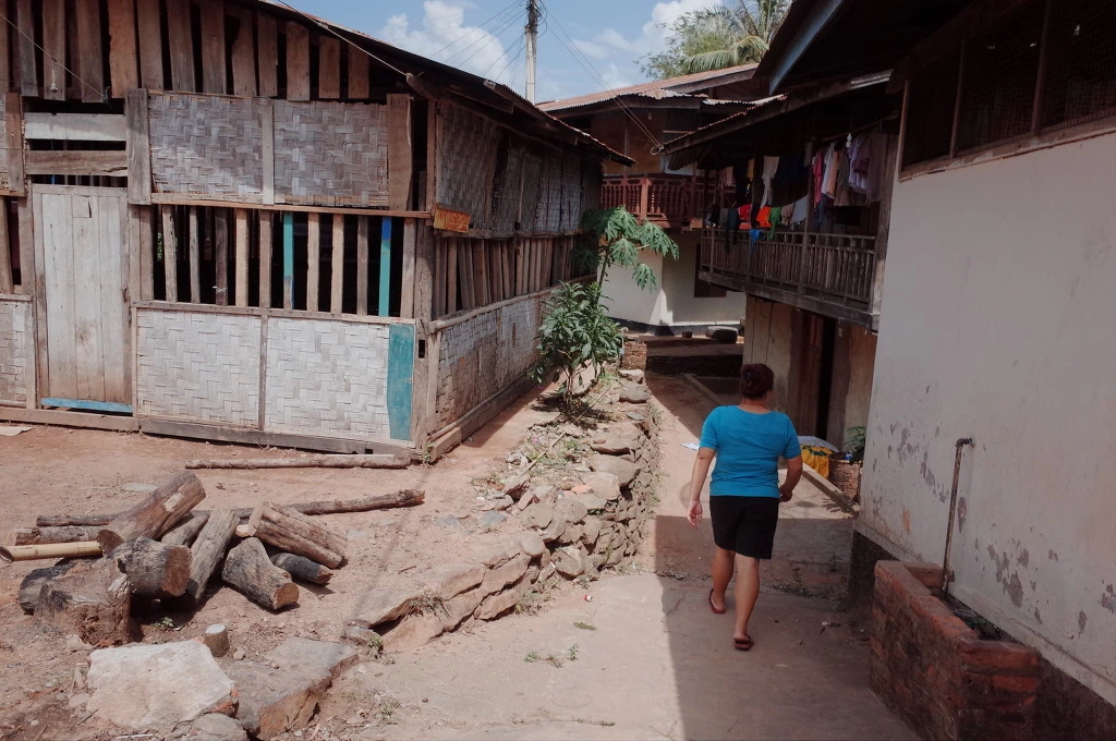 2467393E556F2581253C84