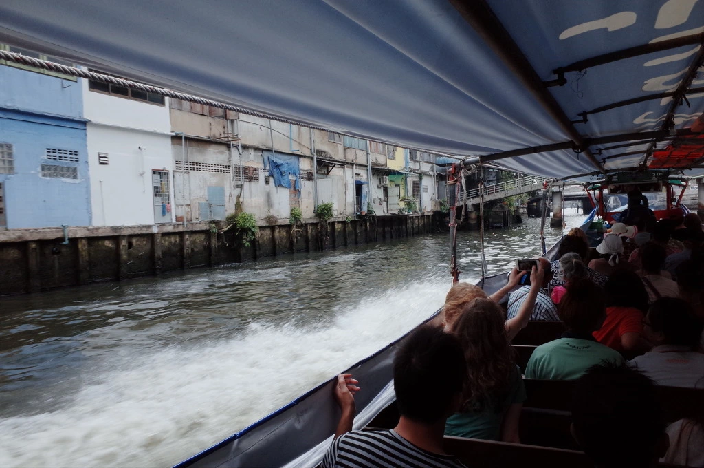 26525E3F553E659E257B78