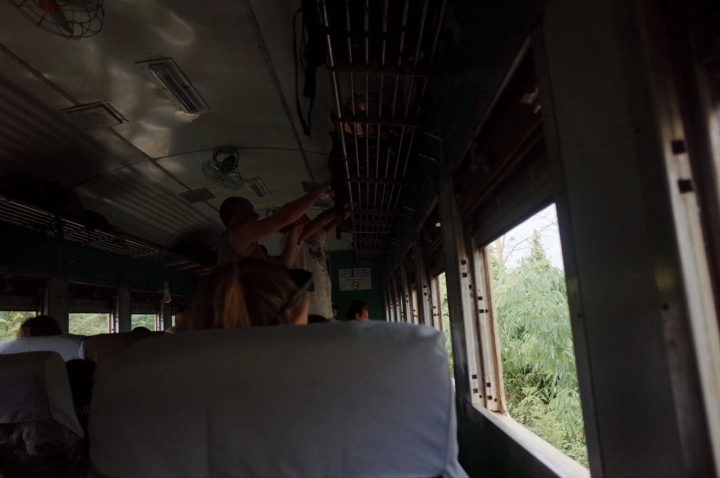 2733B934556D7E962DA8D9