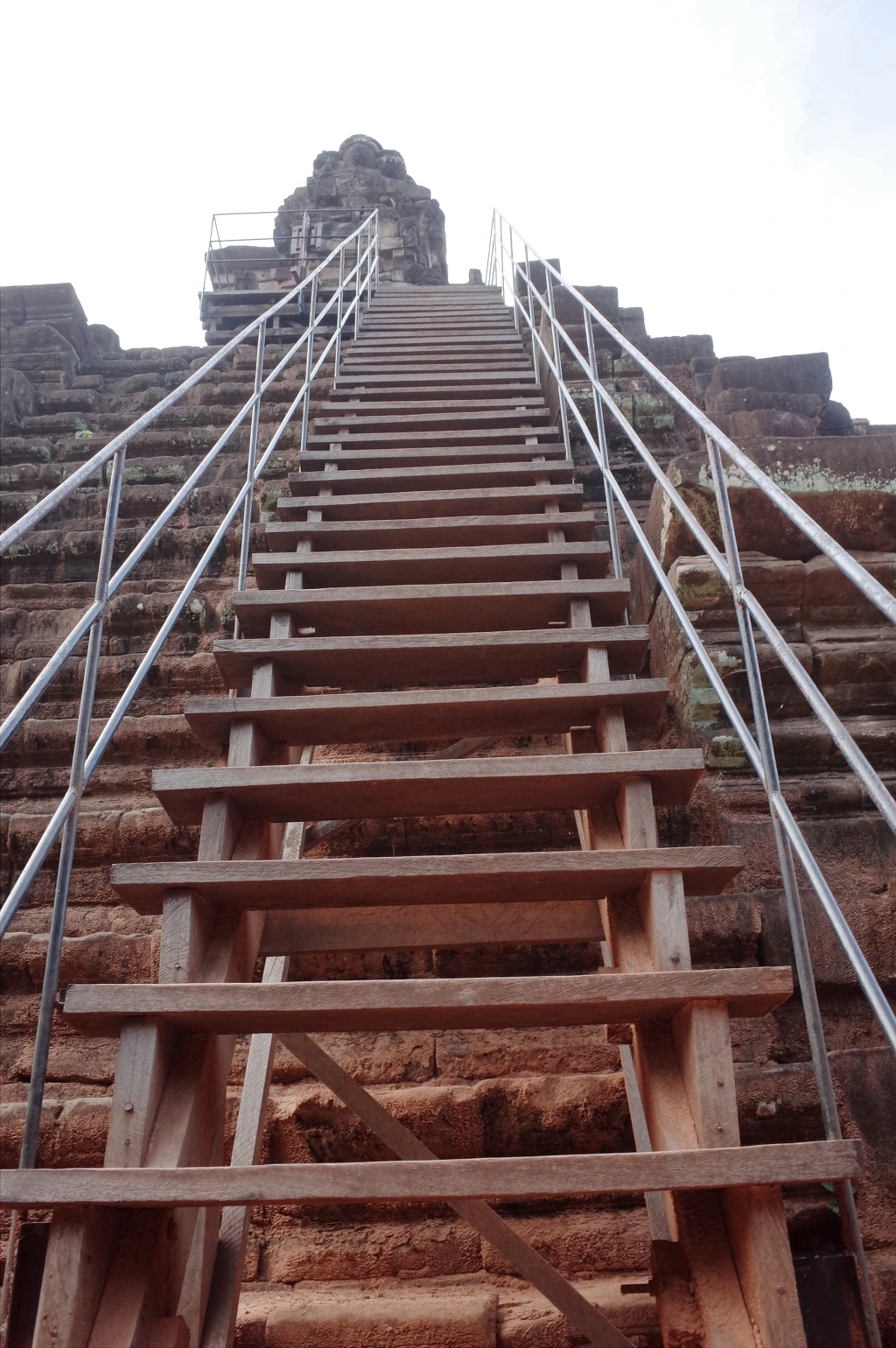 2368503D5554F3822B0170