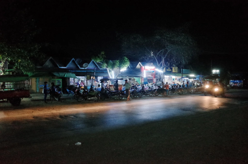 23359945556660352F7836