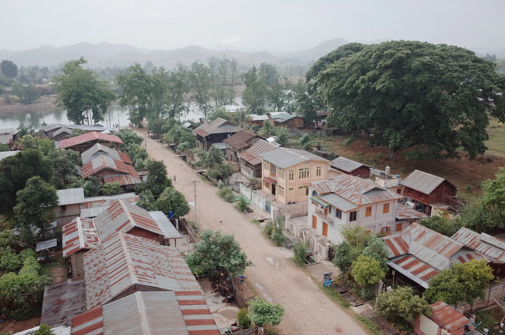 261DB246556D7D72378F50