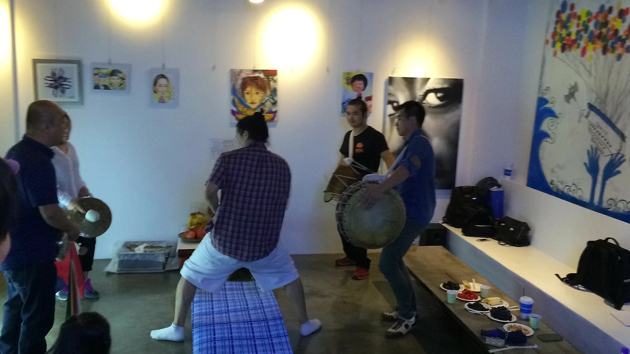 1 전통과 현대의 만남  : 팝핀주노 X 노름마치.jpg