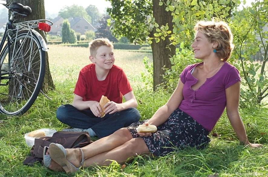 movie_image.jpg?type=m886_590_2