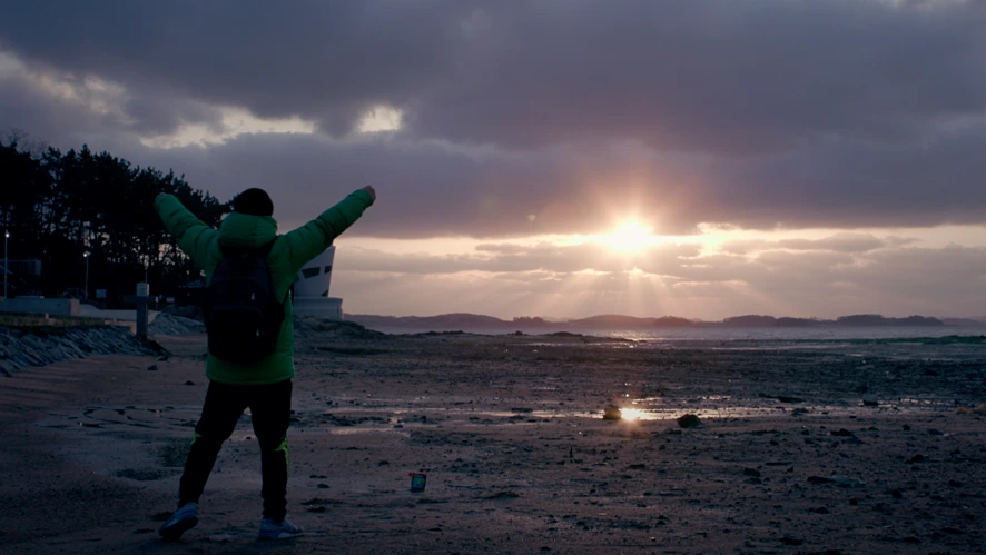 movie_image.jpg?type=m886_590_2