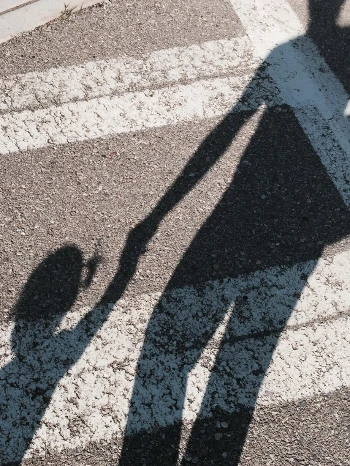 bonding_mother_and_daughter_let_them_be_little_daughter_happiness_together_childhood_mother_daughter-618878.jpg!d