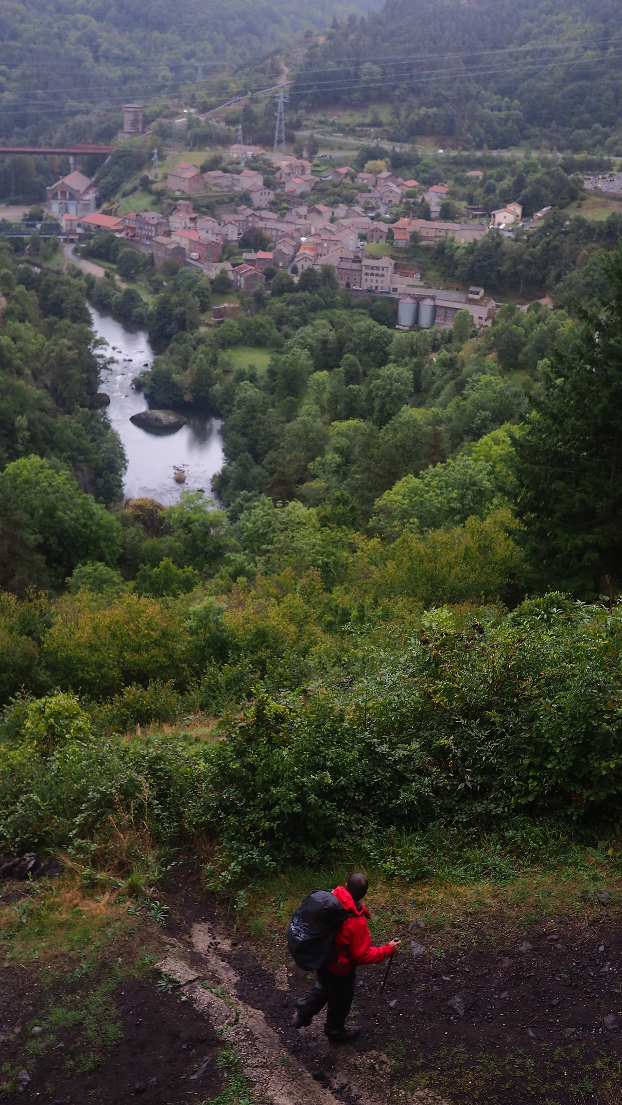 저 아래로 보이는 것이 모니스트롤달리에 마을이다.JPG