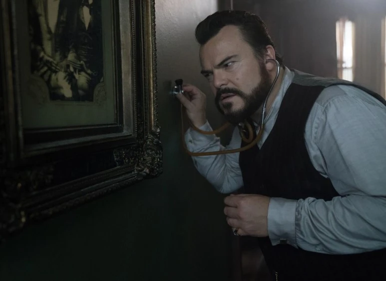 the_house_with_a_clock_in_its_walls_8T50_D001_00127R_rgb.0.jpg?type=w773