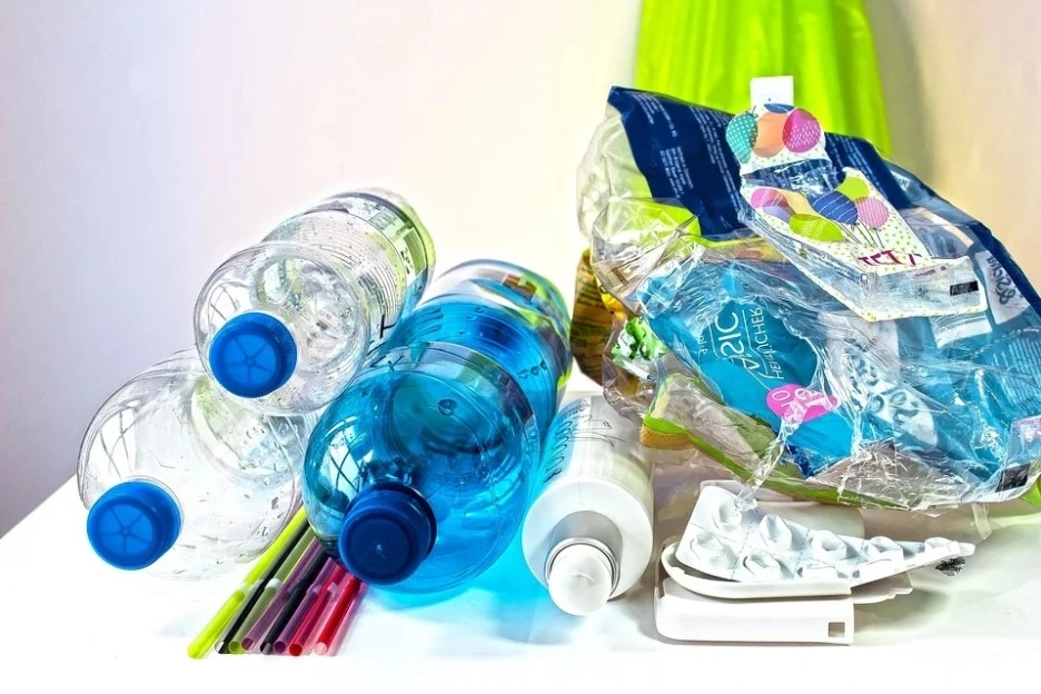 plastic-waste-3962409_960_720.jpg?type=w1