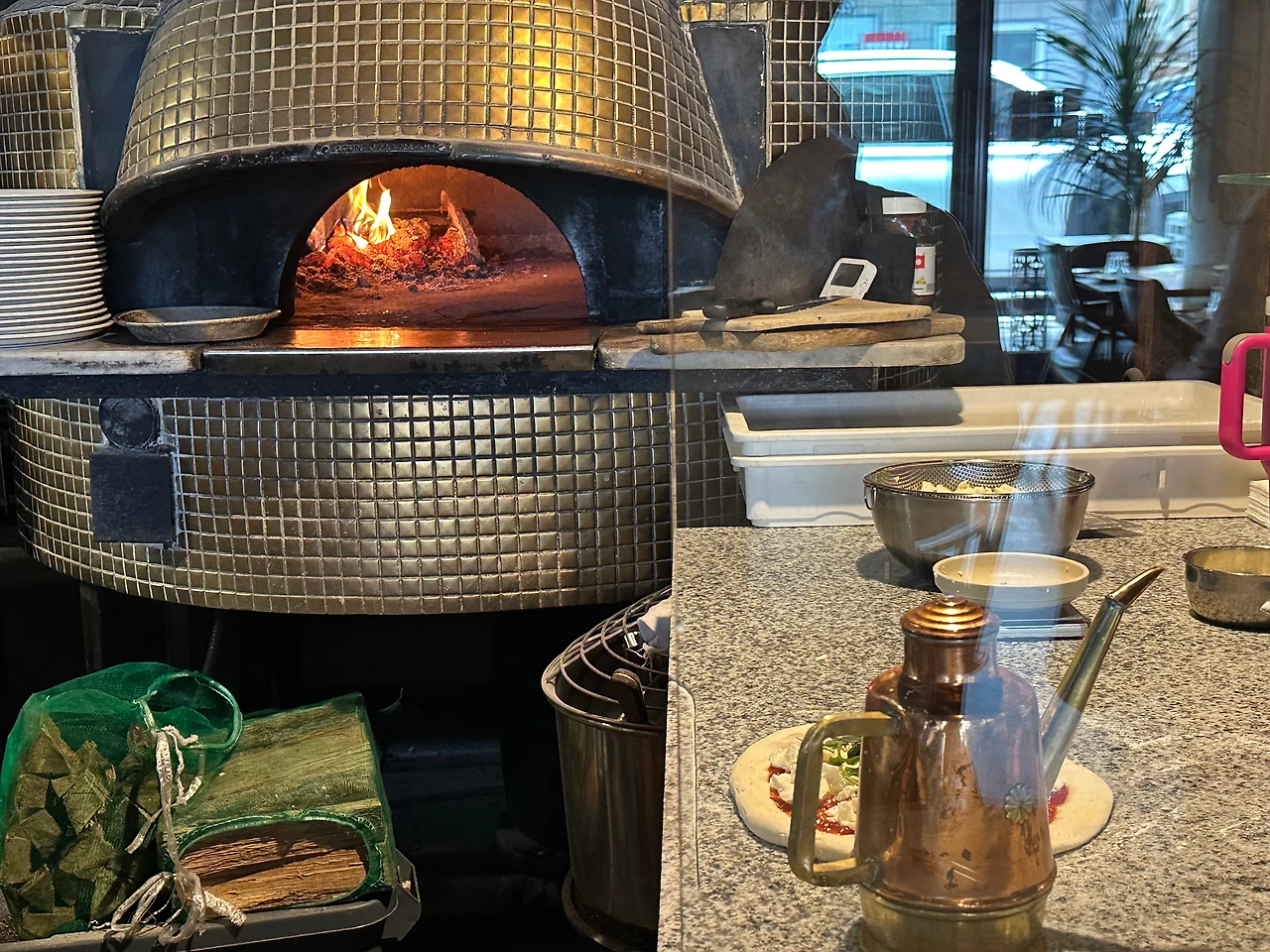 화덕과 장작 그리고 피자.jpeg