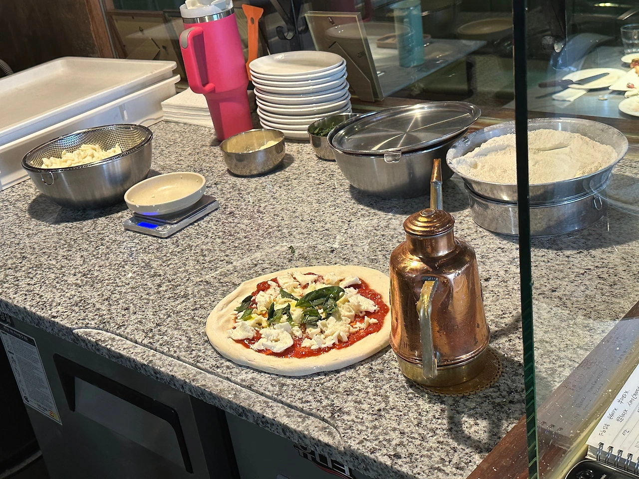 마르게리타 피자 화덕 넣기 전.jpeg