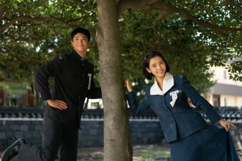 박보검과 아이유(교복).PNG