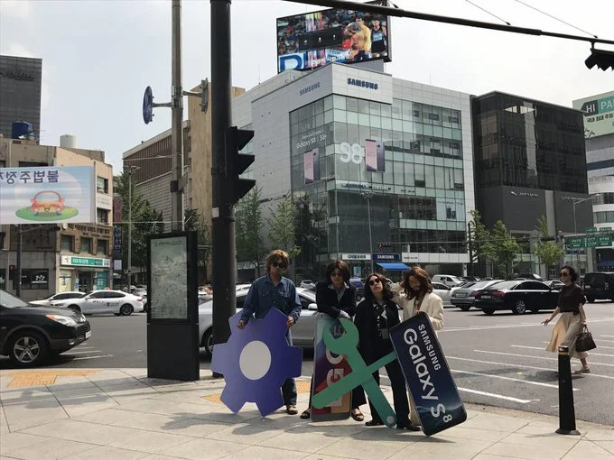 DD87vwDVoAAHzuz.jpg:small