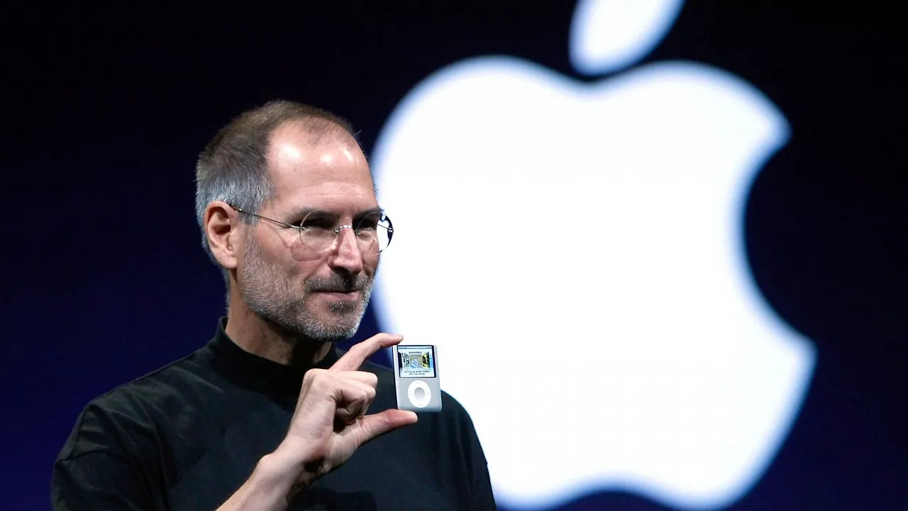 GTY_steve_jobs_ipod_nt_131004_16x9_1600.jpeg