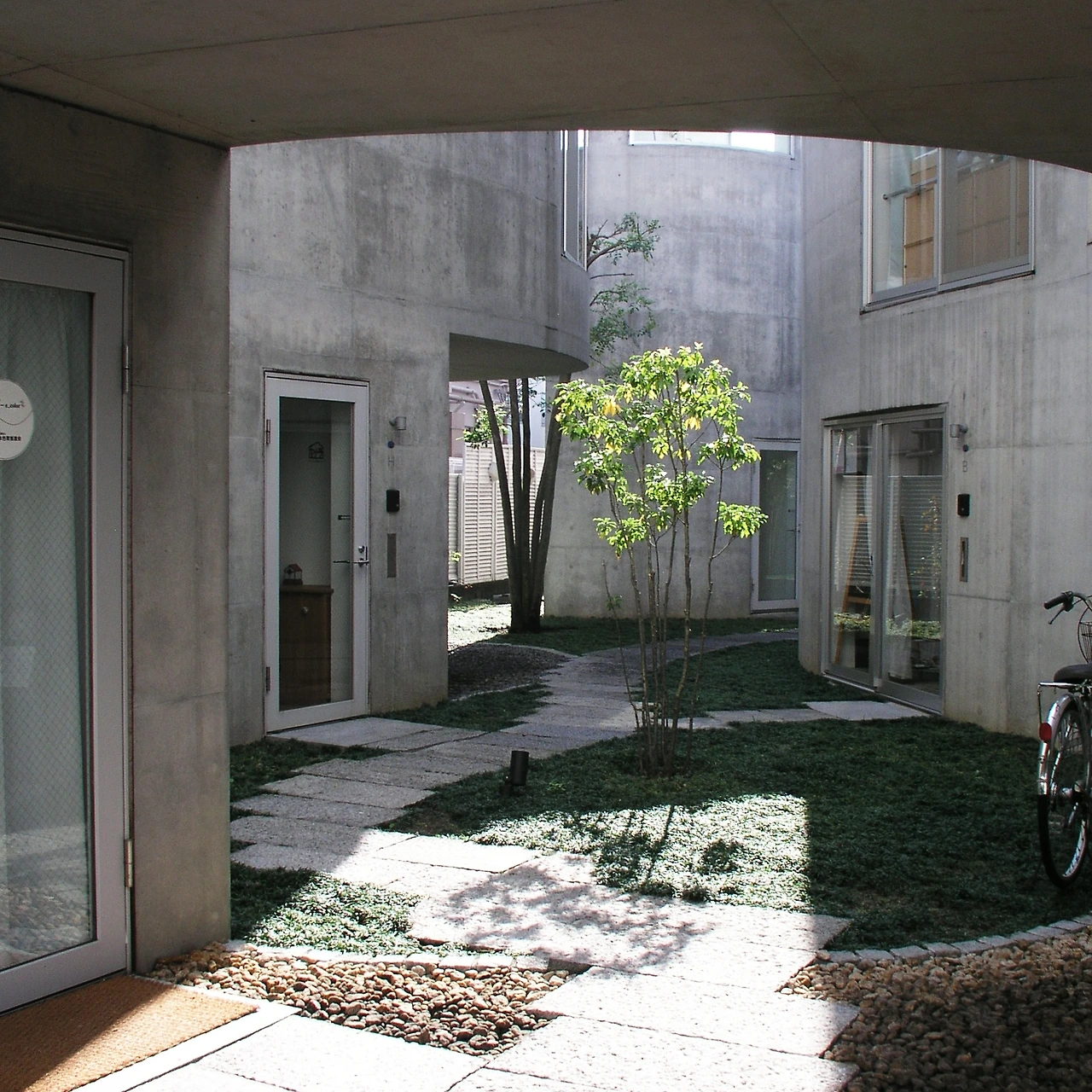 P1011739_Kazuyo Sejima & Associates_Okurayama Apartment.JPG