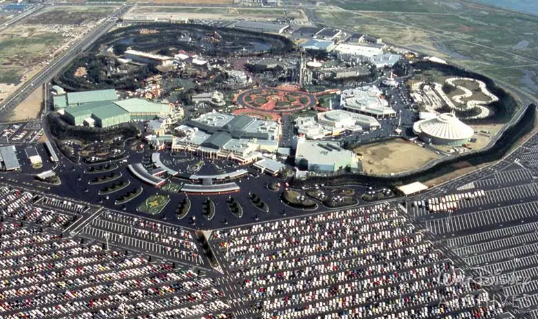 780x463_041318_unique-things-at-tokyo-disneyland_1.jpg?type=w966